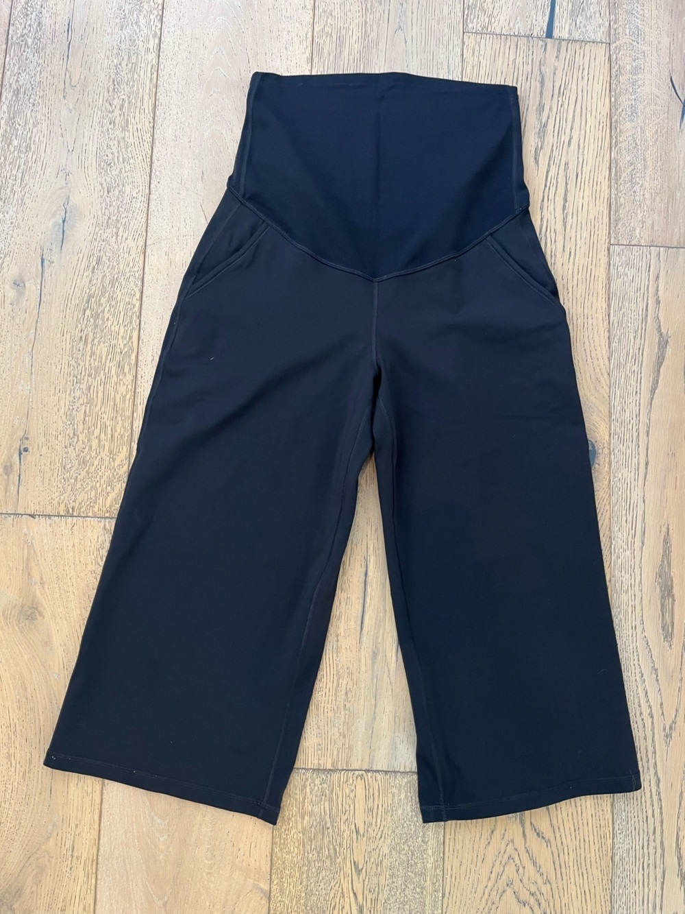 G4Free EverGoing Maternity Yoga Capris Women Medium Black Cropped Ankle